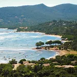 Near Pinarellu Bay 아파트 *