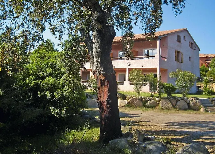 Near Pinarellu Bay